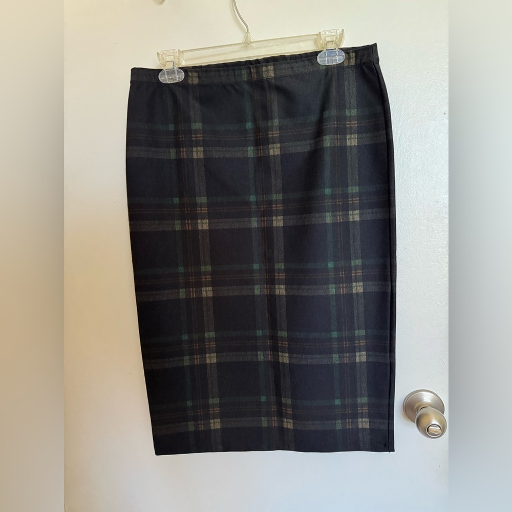 NWOT Max Studio Black and Green Plaid Pencil Skirt,M🦋